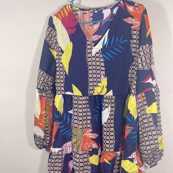 Dress - Picture 3 of 7